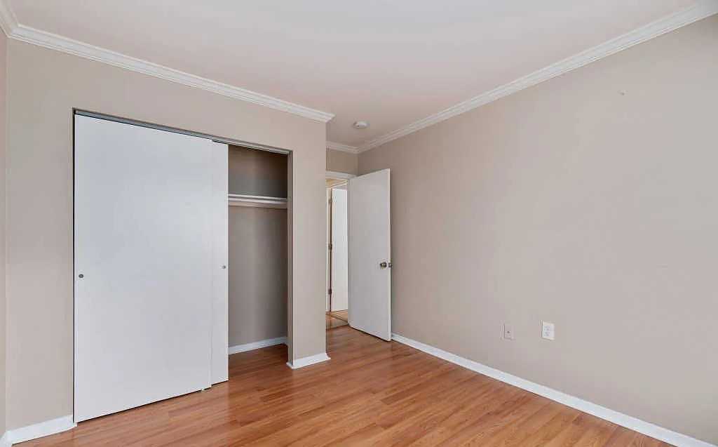 205 Victor Pkwy - Photo 7 of 12