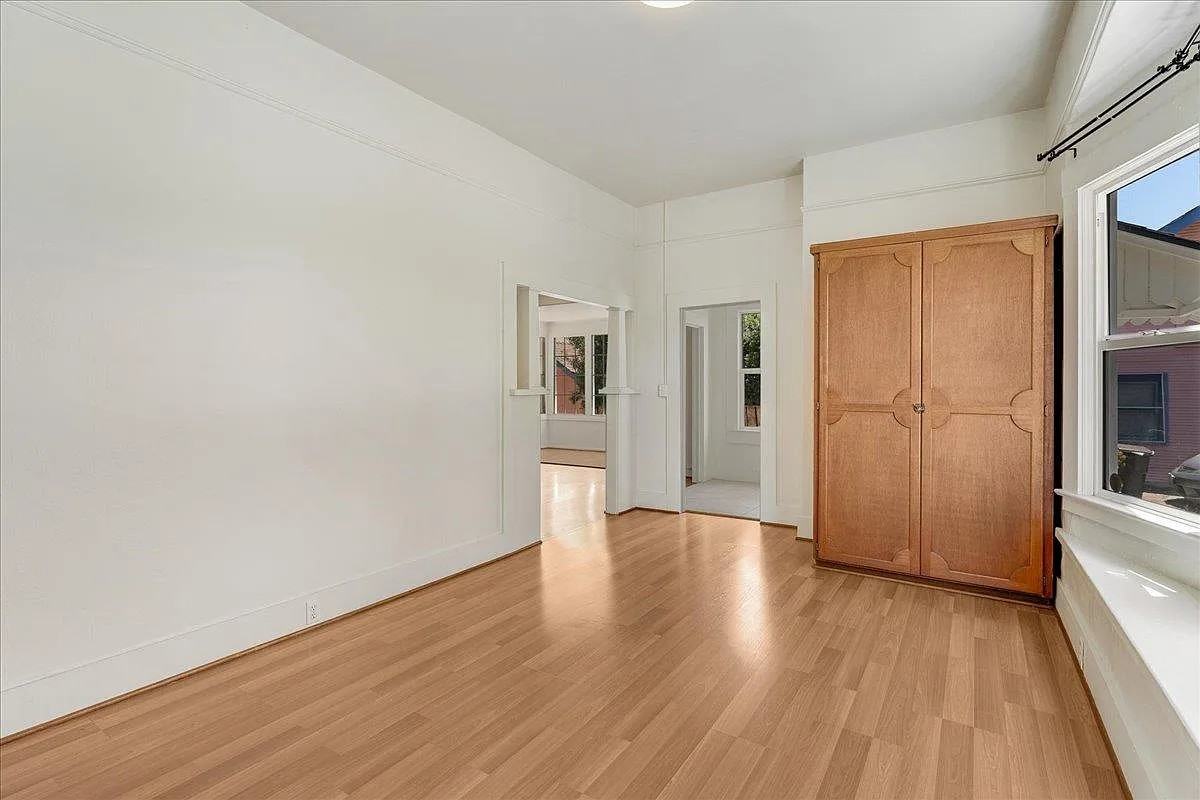 113 Fairbanks St - Photo 4 of 15