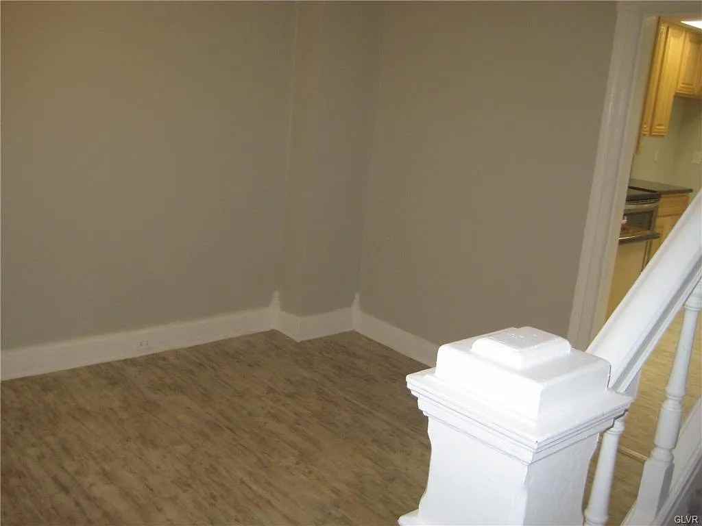 1623 Utica St - Photo 3 of 11