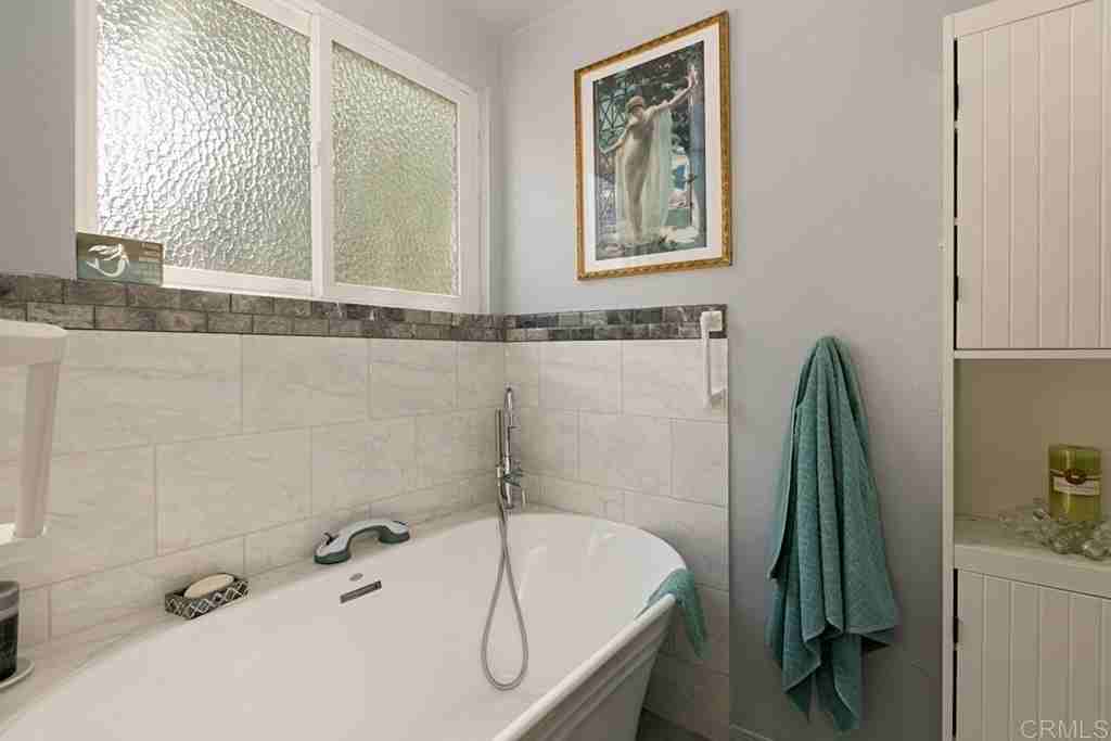 3520 Woodland Way - Photo 4 of 14