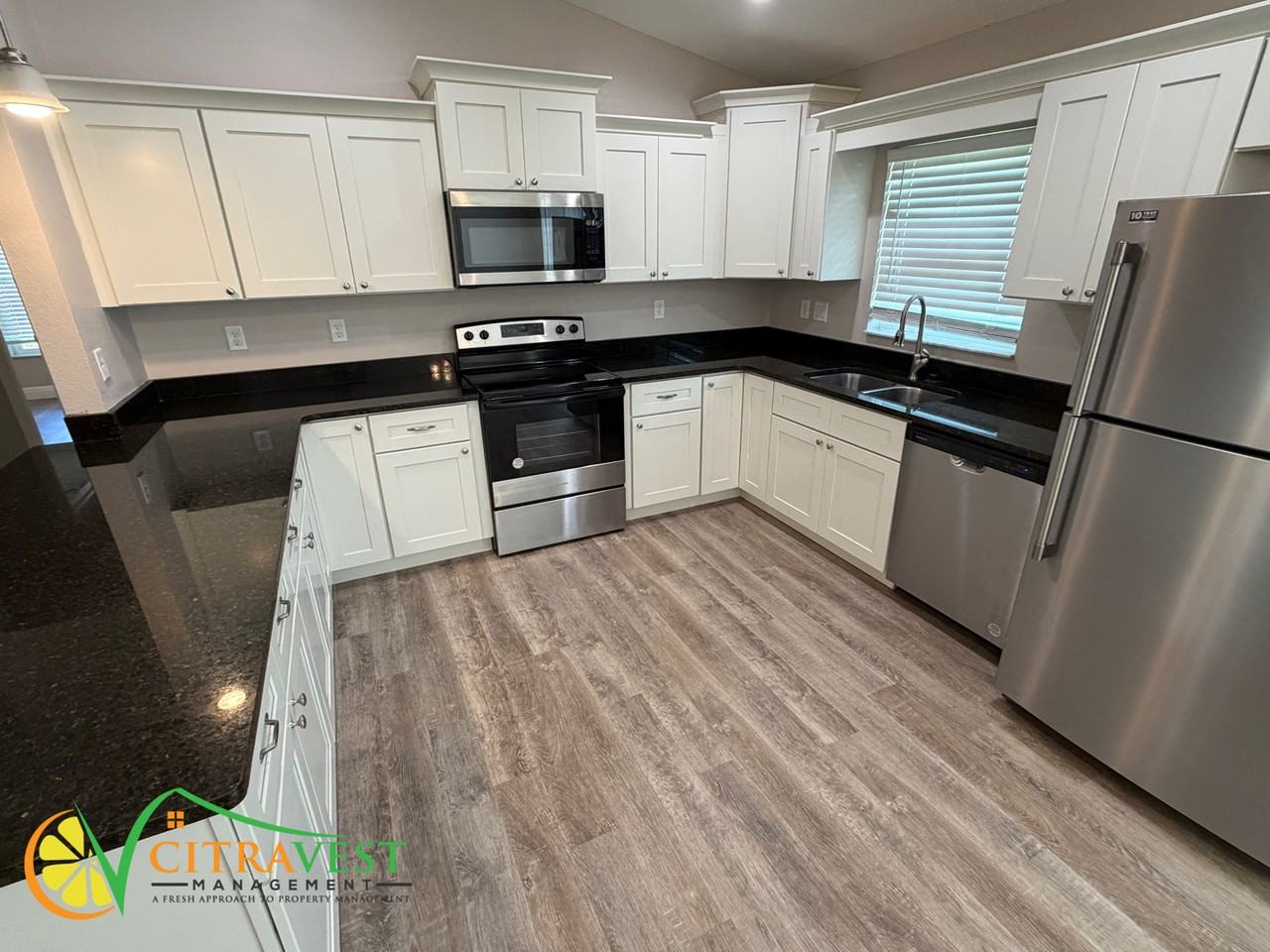 9535 N Stafford Dr - Photo 4 of 14