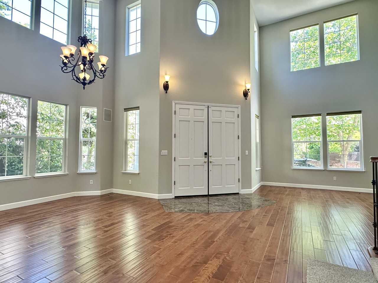 1353 Abbott Ave - Photo 2 of 27