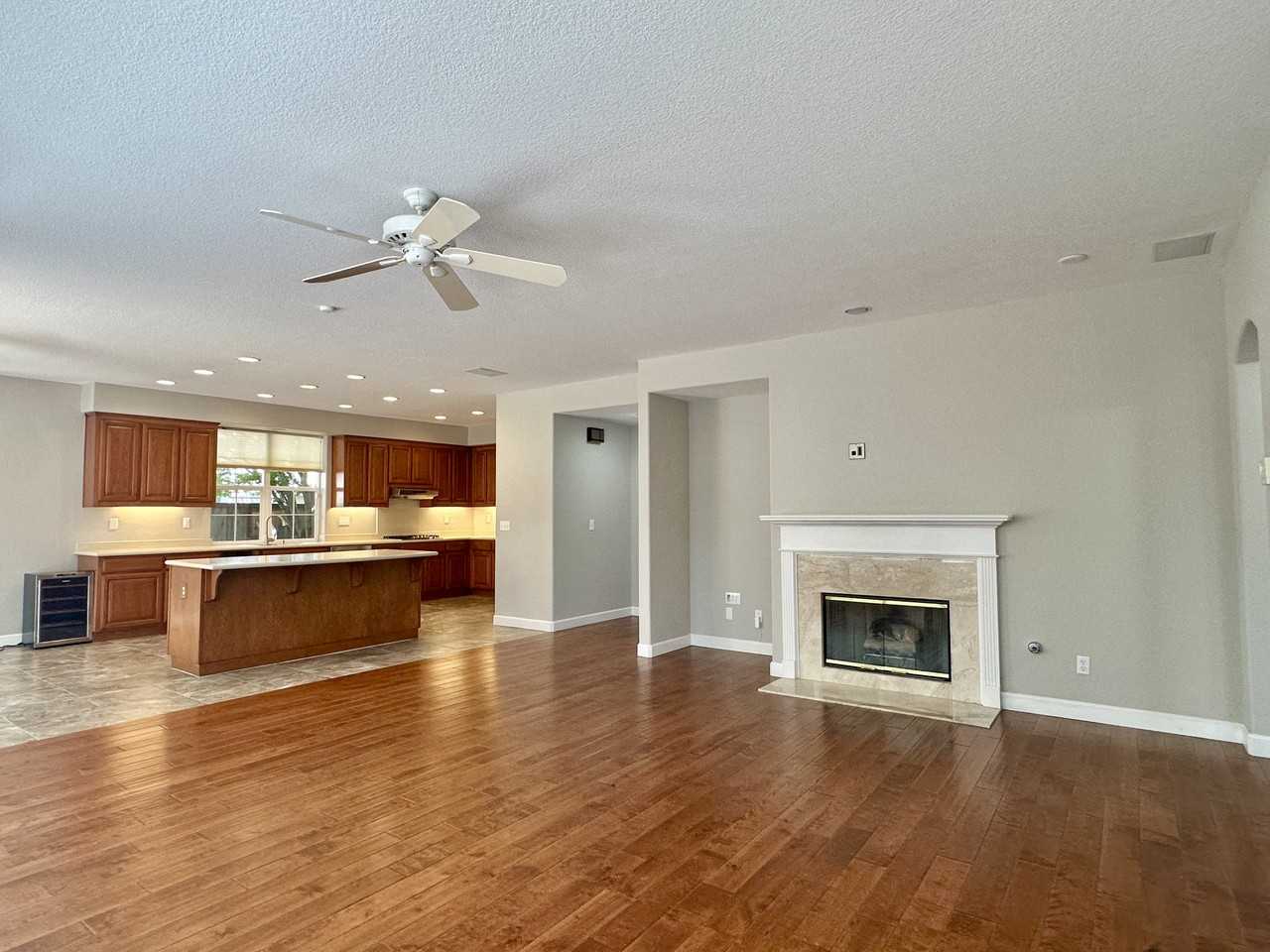 1353 Abbott Ave - Photo 7 of 27