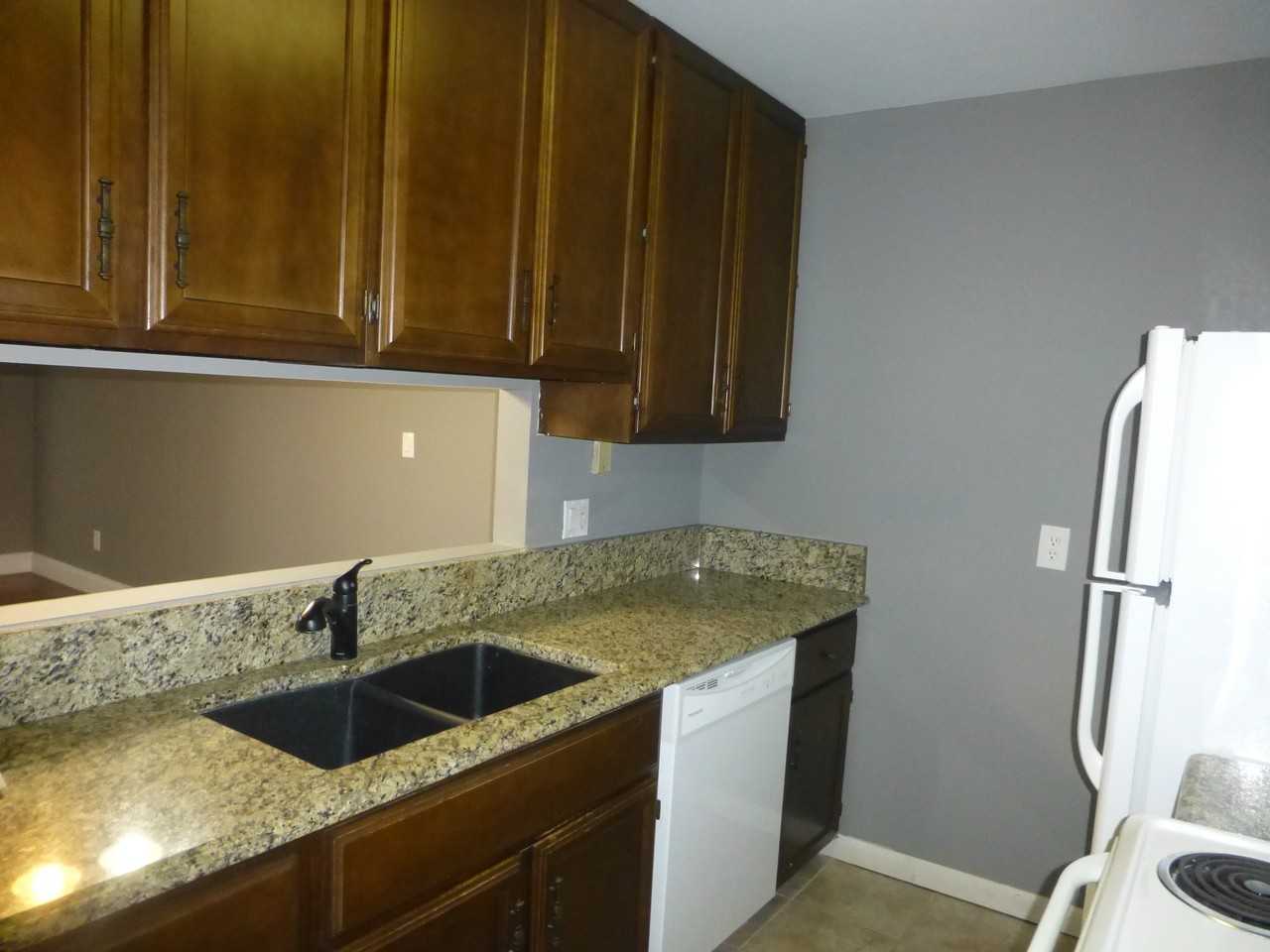 3203 W Tacon St #B - Photo 6 of 13