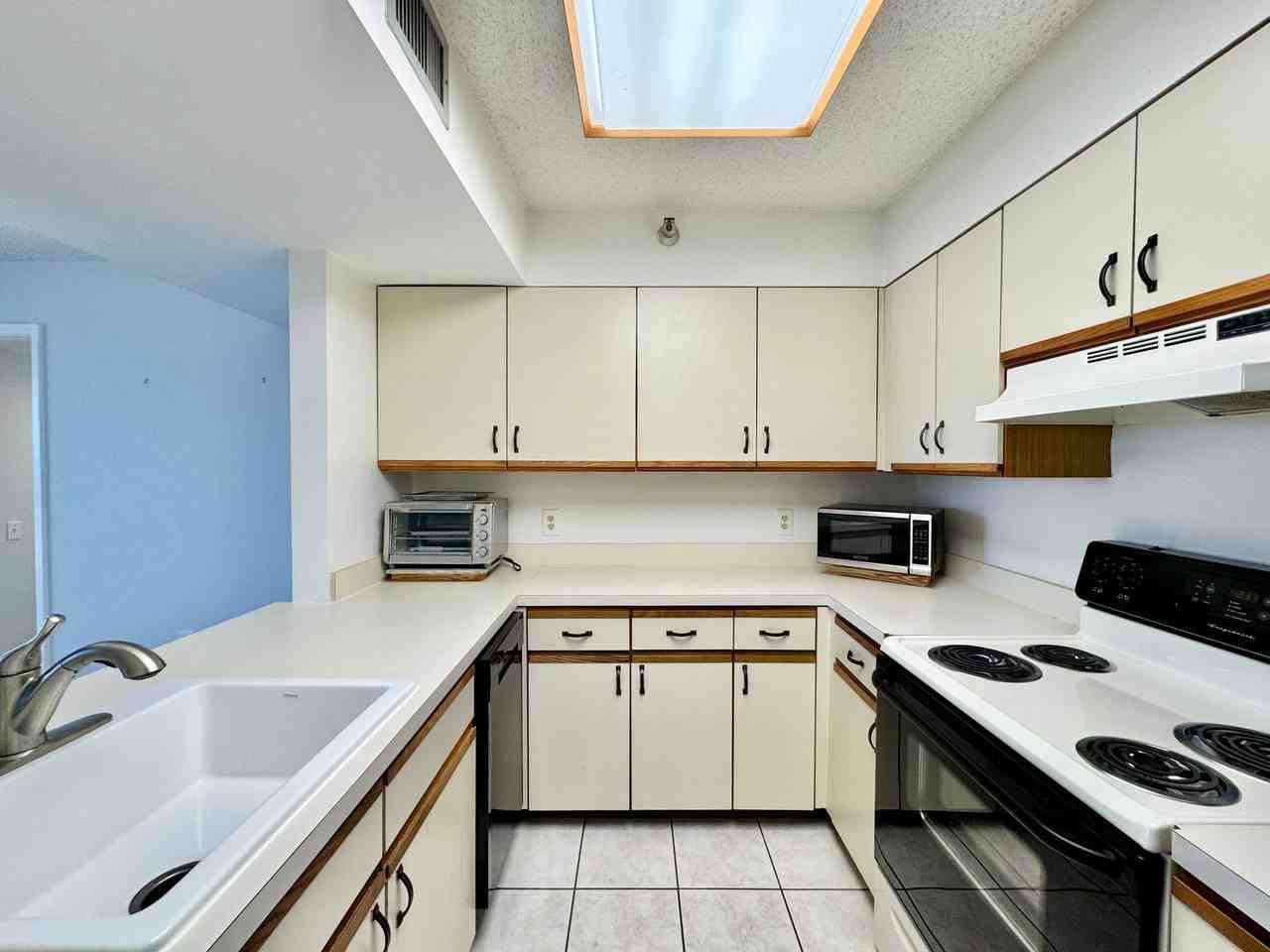 2333 Feather Sound Dr - Photo 3 of 37