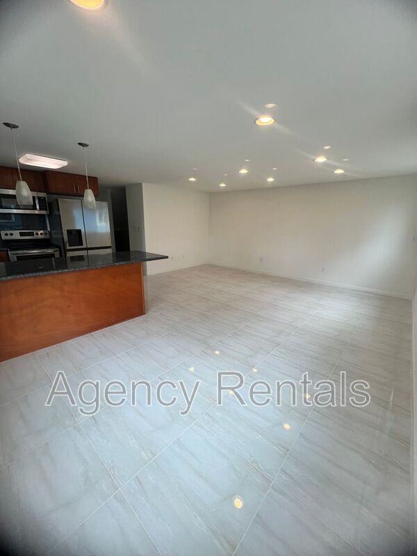 948 Spencer St #A - Photo 6 of 16