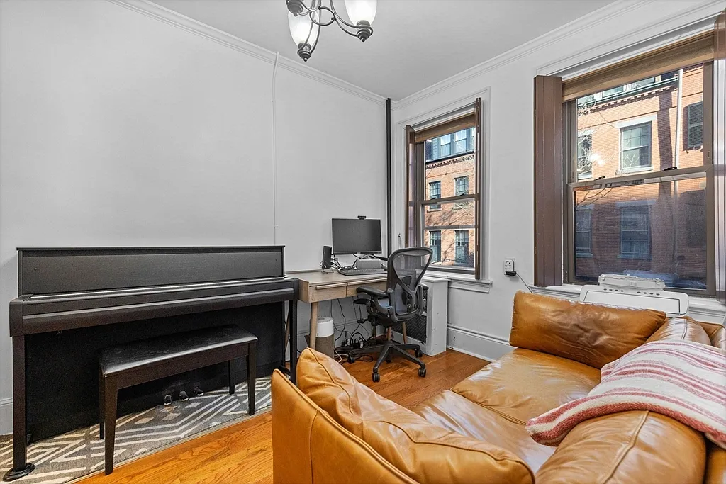 33 Irving St - Photo 6 of 14