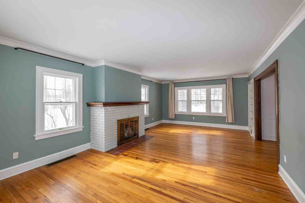 939 Stuart Dr - Photo 7 of 38