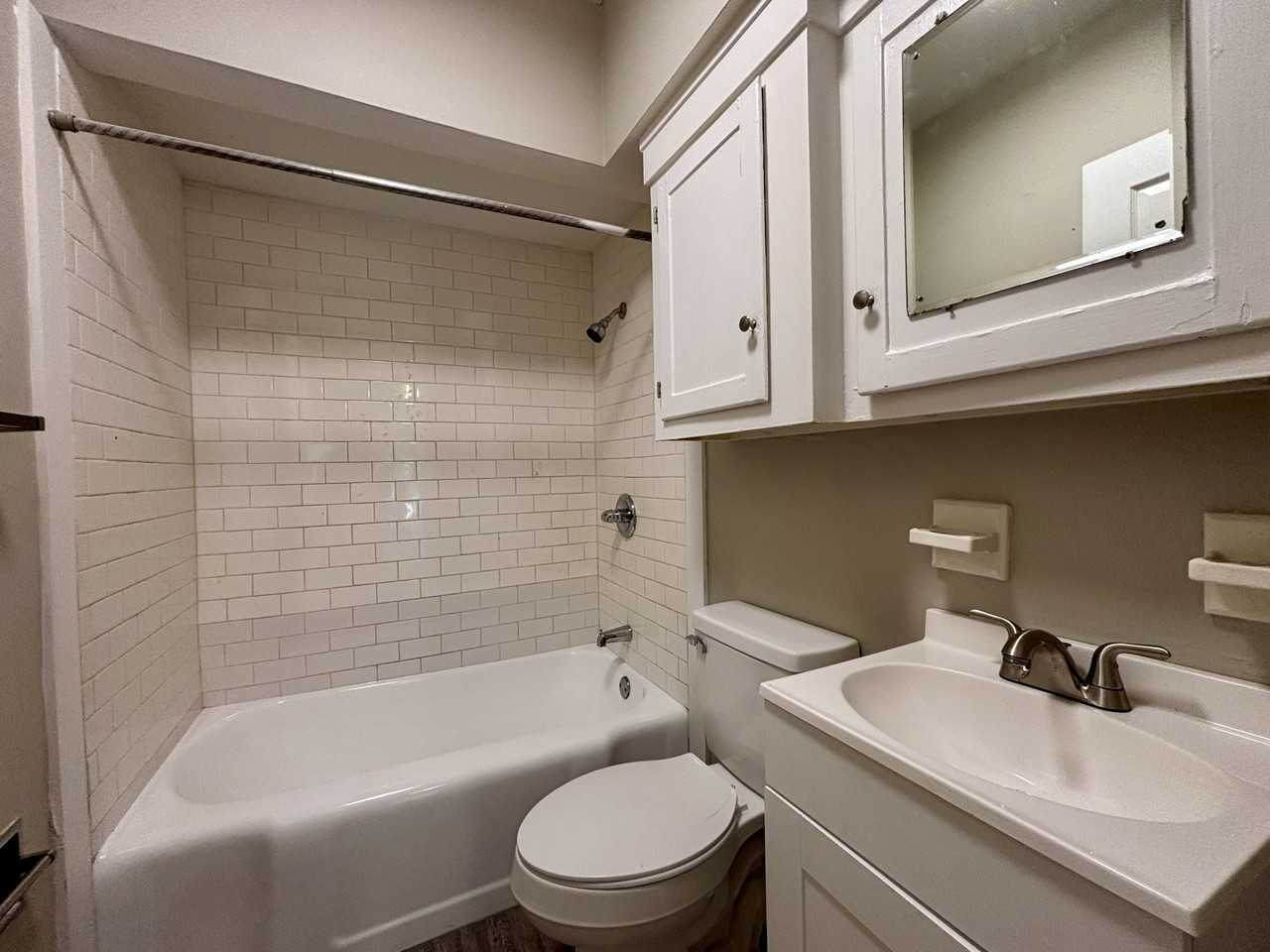 1423 41st St - Photo 5 of 8