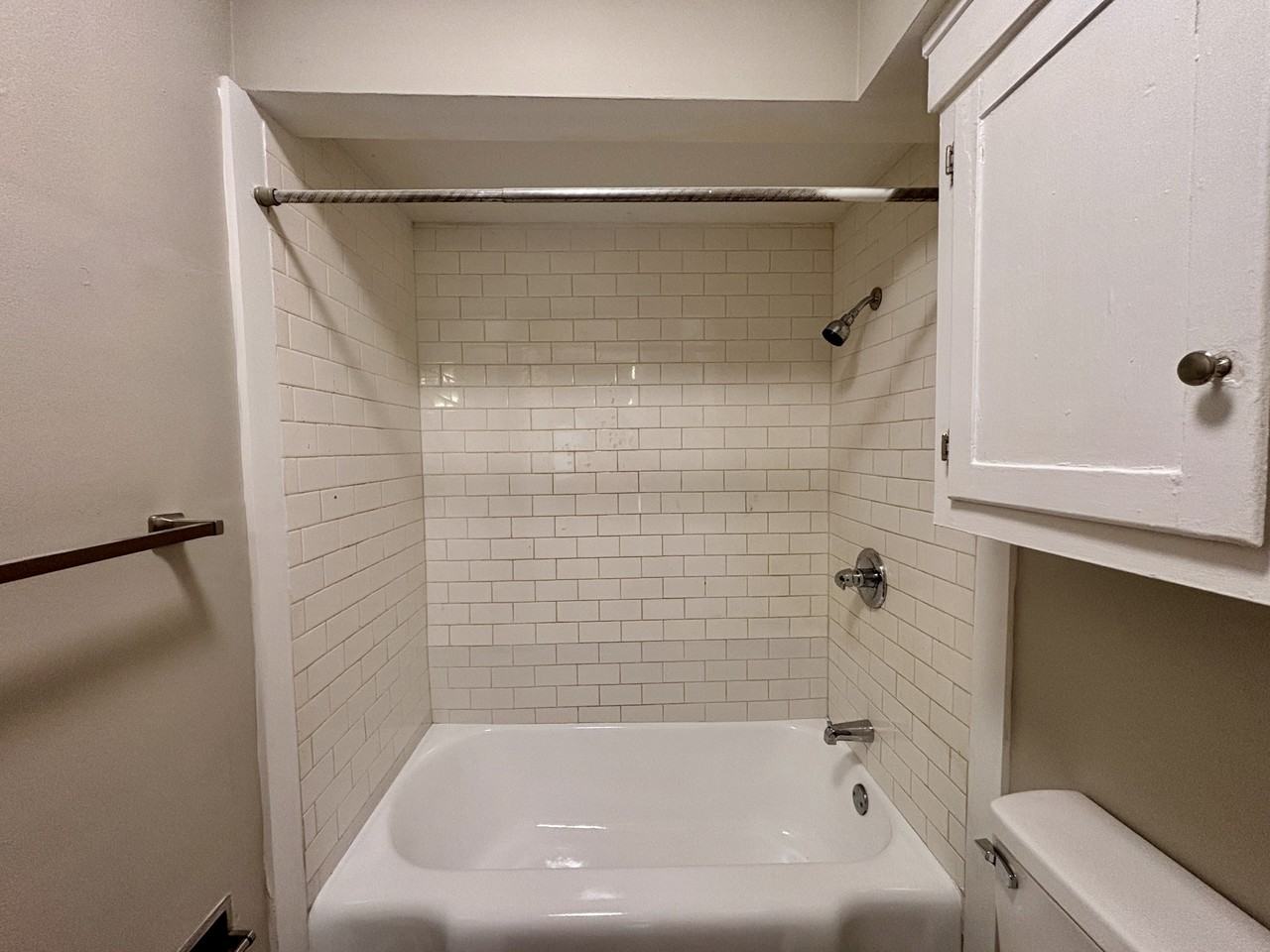 1423 41st St - Photo 6 of 8