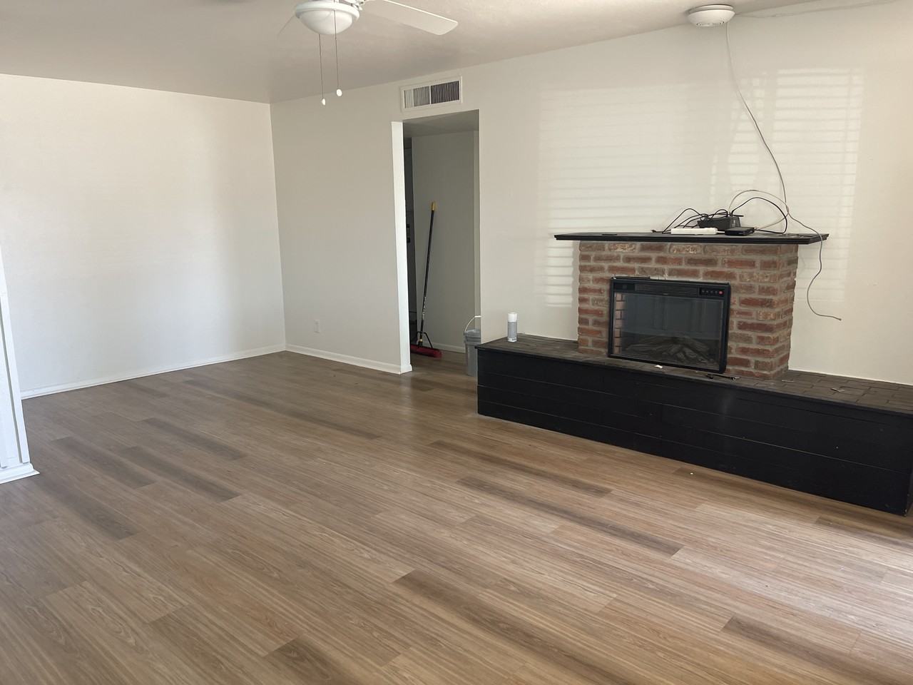 317 N Elm St #A - Photo 3 of 10