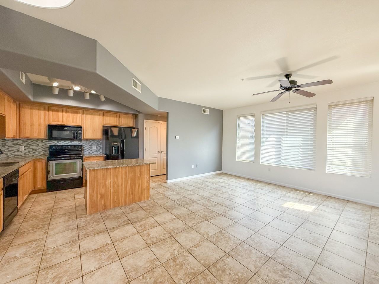16825 N 14th St #90 - Photo 5 of 27