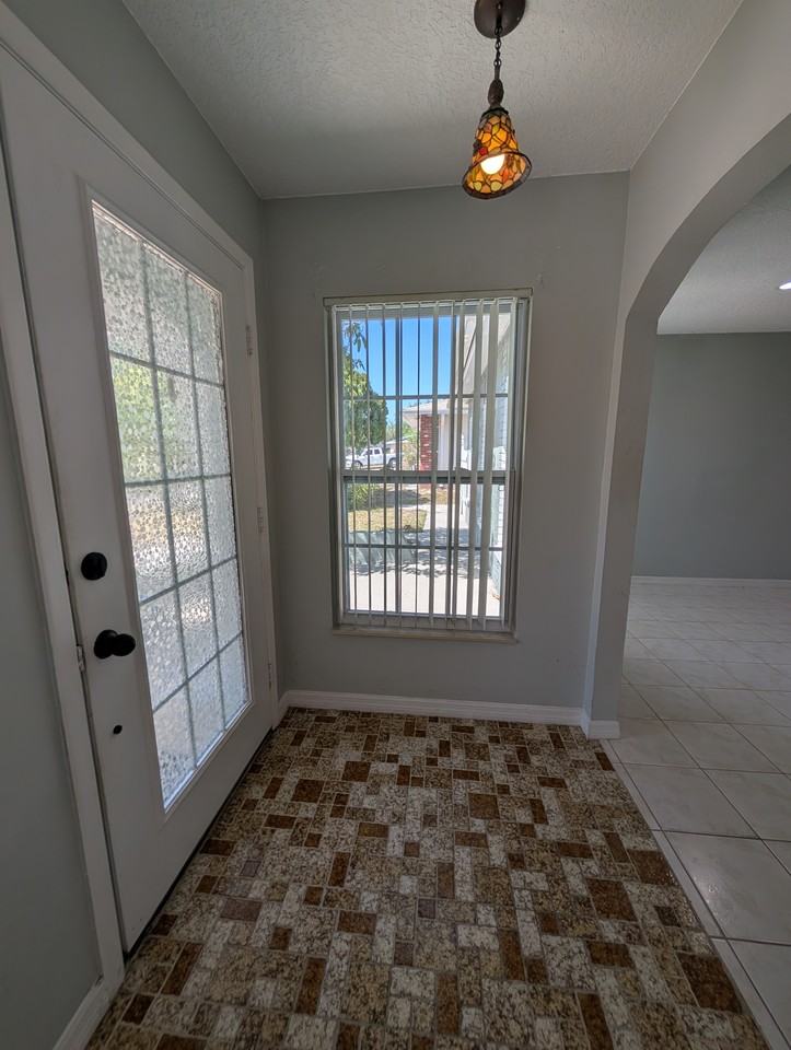 6947 Bottle Brush Dr - Photo 7 of 30
