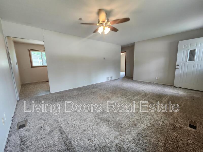 1311 N St - Photo 5 of 13