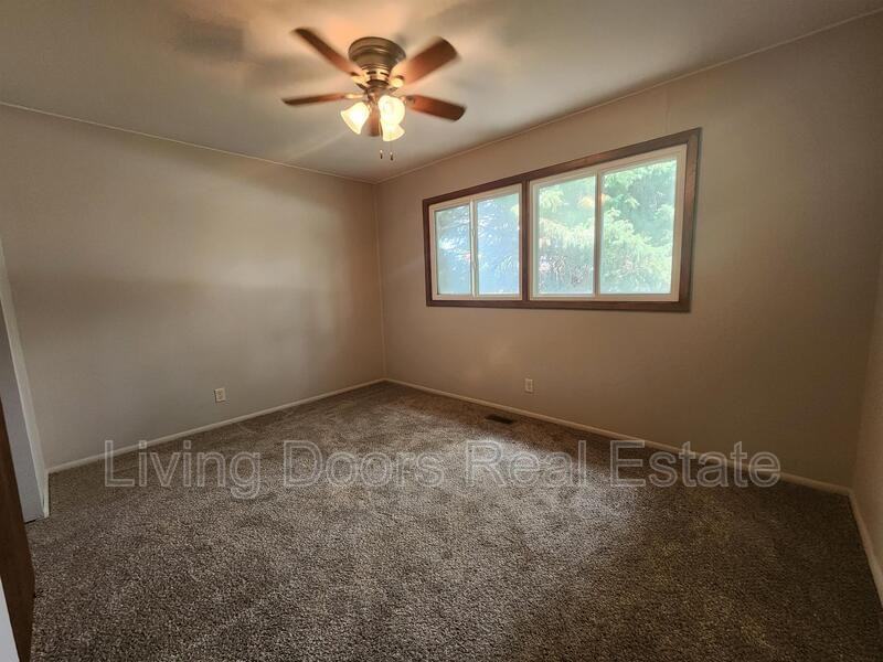 1311 N St - Photo 6 of 13