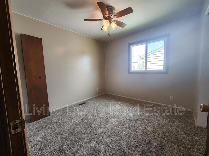 1311 N St - Photo 7 of 13