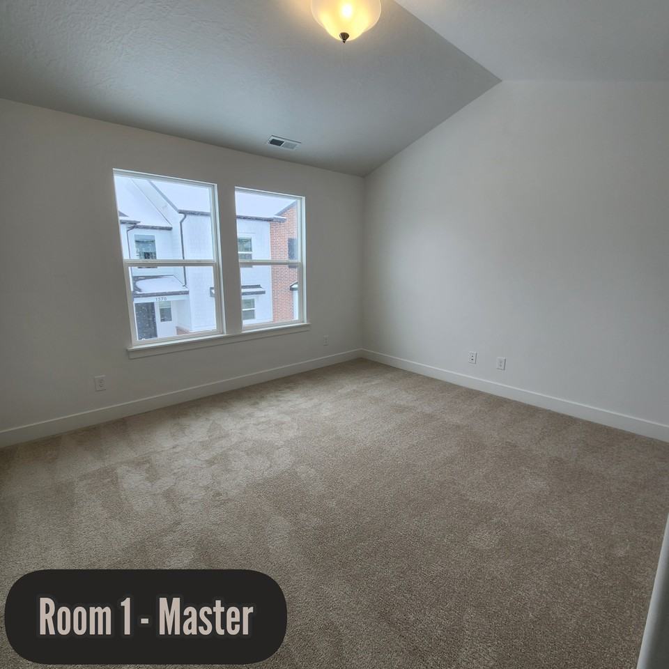 3740 W - Photo 3 of 11