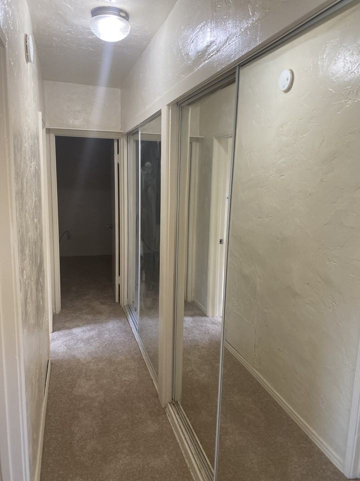 211 W Dexter St #211 - Photo 5 of 9