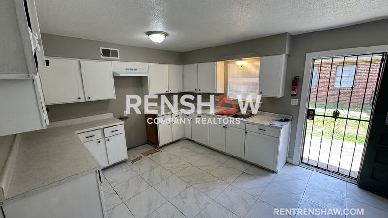 3216 S Mendenhall Rd #1A - Photo 2 of 13