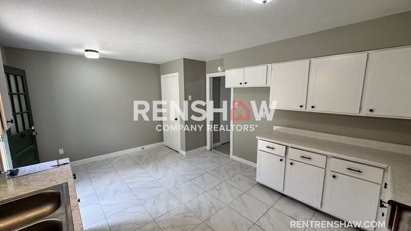 3216 S Mendenhall Rd #1A - Photo 3 of 13