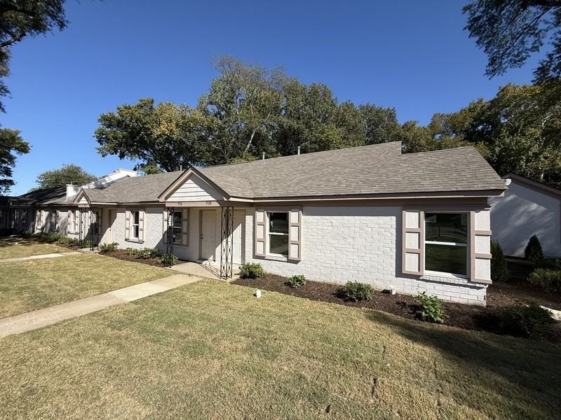 940 N Hollywood St #940 - Photo 2 of 5