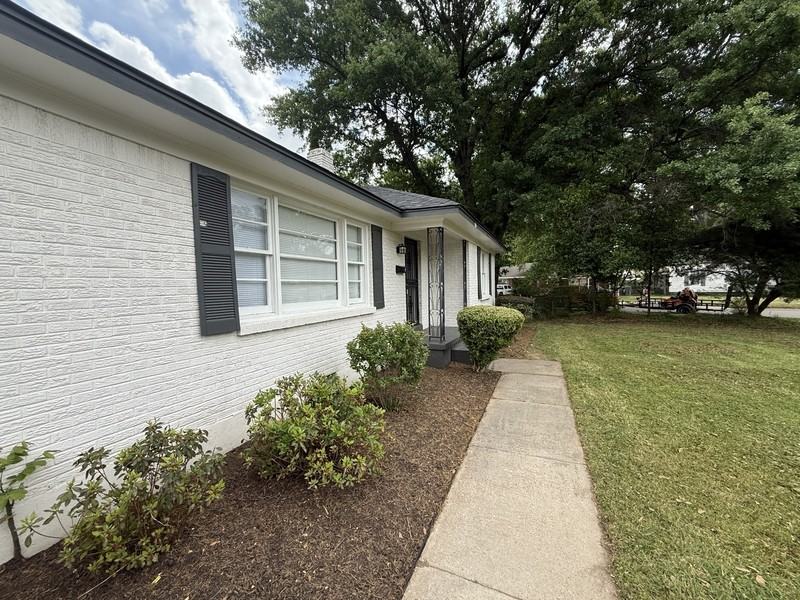 914 Stratford Rd - Photo 5 of 34