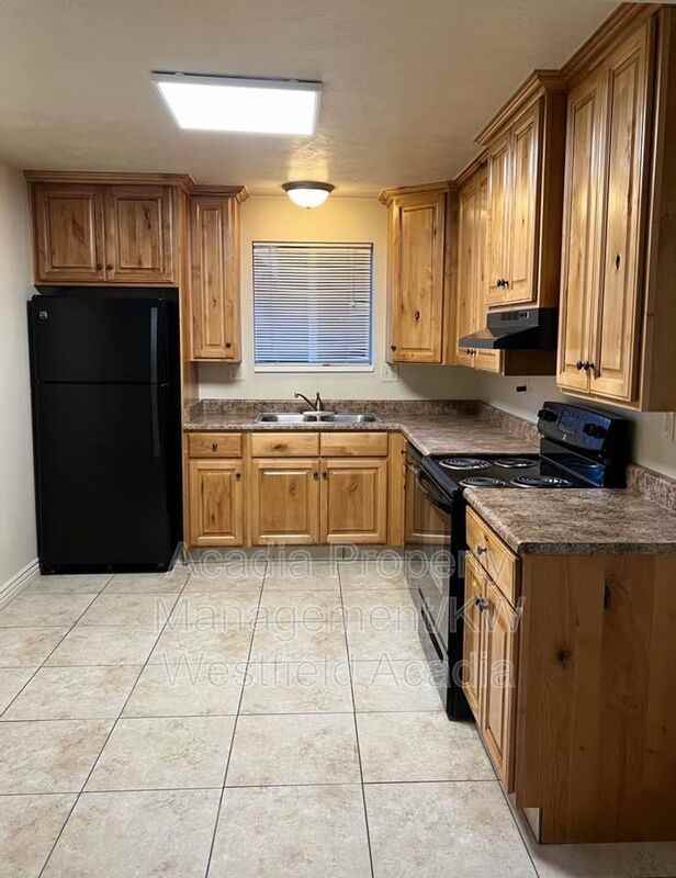 315 E St #2 - Photo 4 of 19