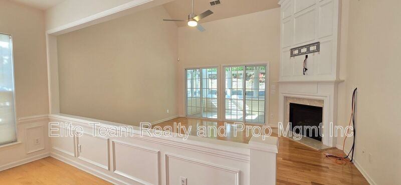12051 Dunipace Ct - Photo 6 of 36