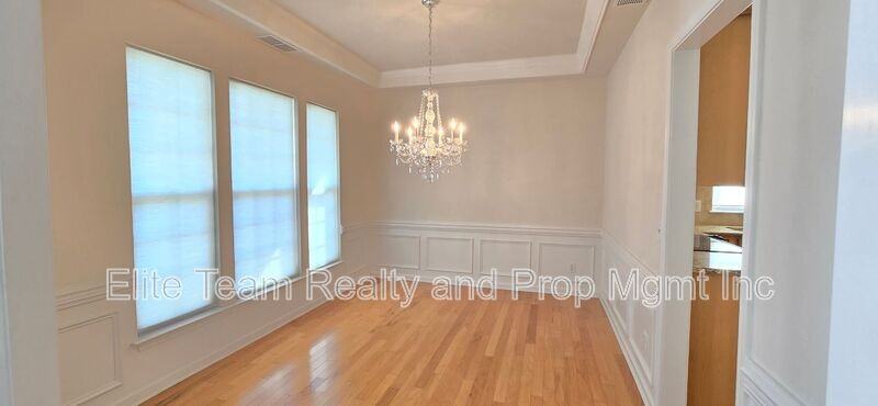 12051 Dunipace Ct - Photo 7 of 36