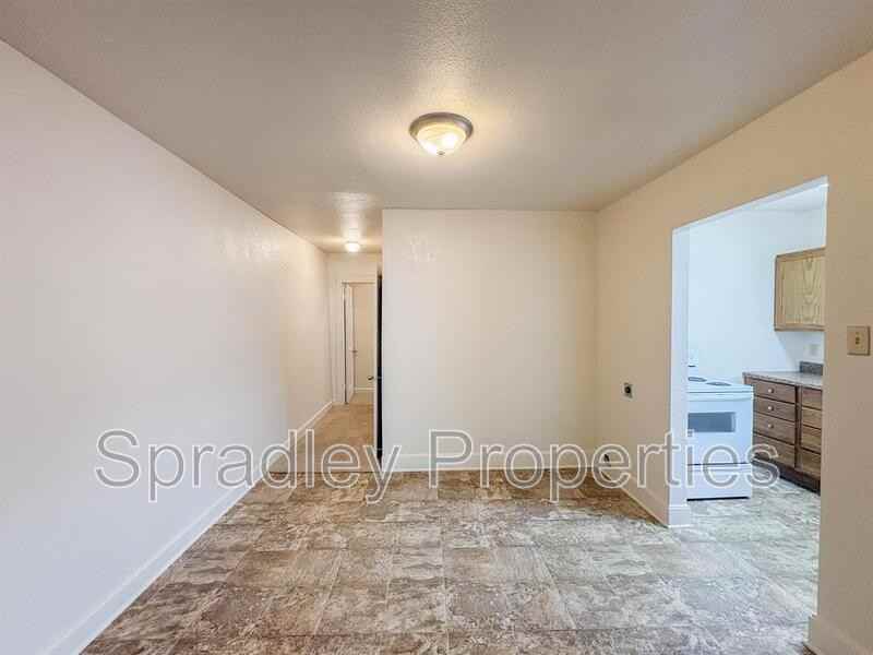 234B W 7th Ave - Photo 3 of 10