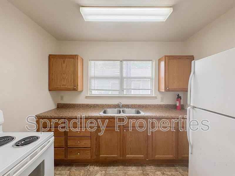 234B W 7th Ave - Photo 4 of 10