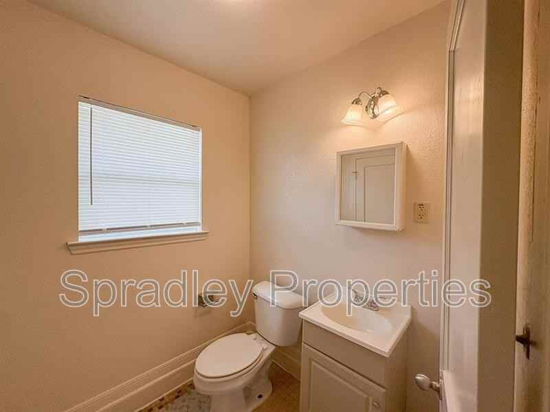 234B W 7th Ave - Photo 6 of 10
