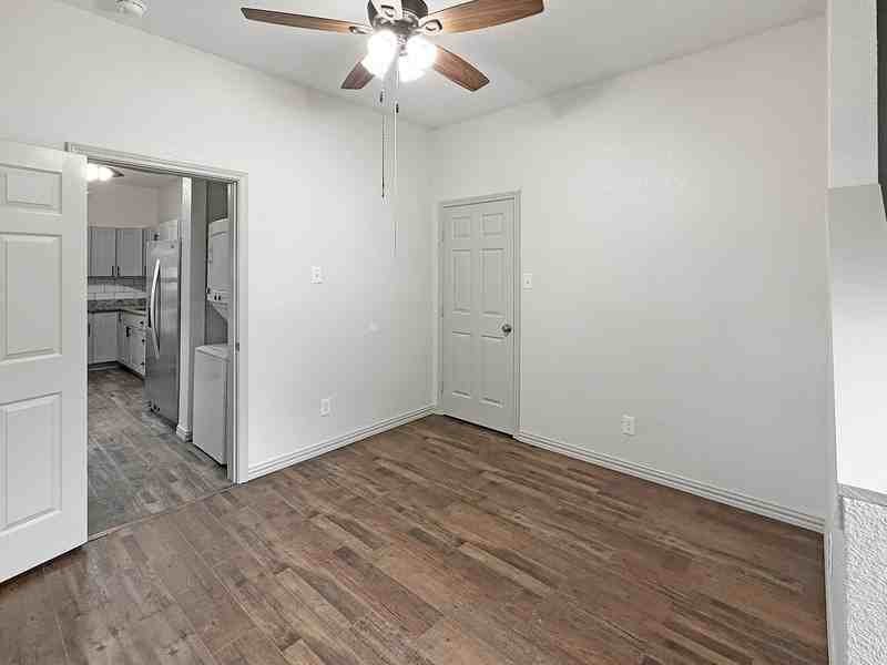 2424 Mckinley Ave - Photo 5 of 14