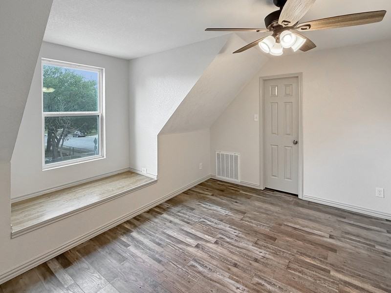 2424 Mckinley Ave - Photo 7 of 14