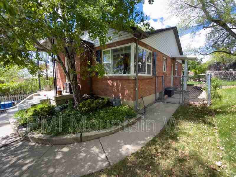 2323 E Bryan Ave - Photo 4 of 45