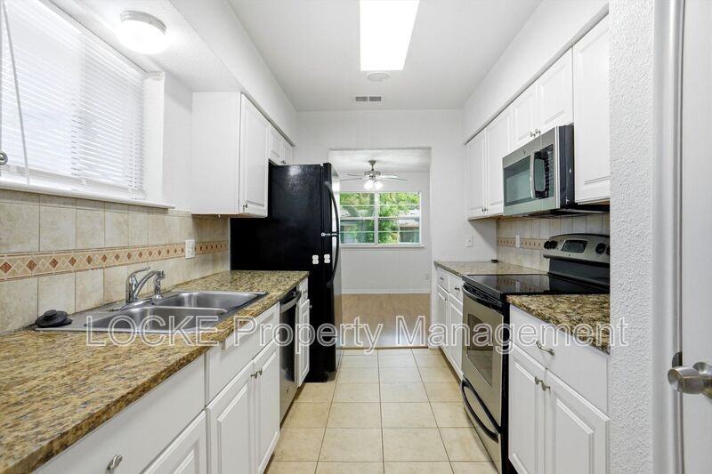 924 Wisteria Way - Photo 2 of 15