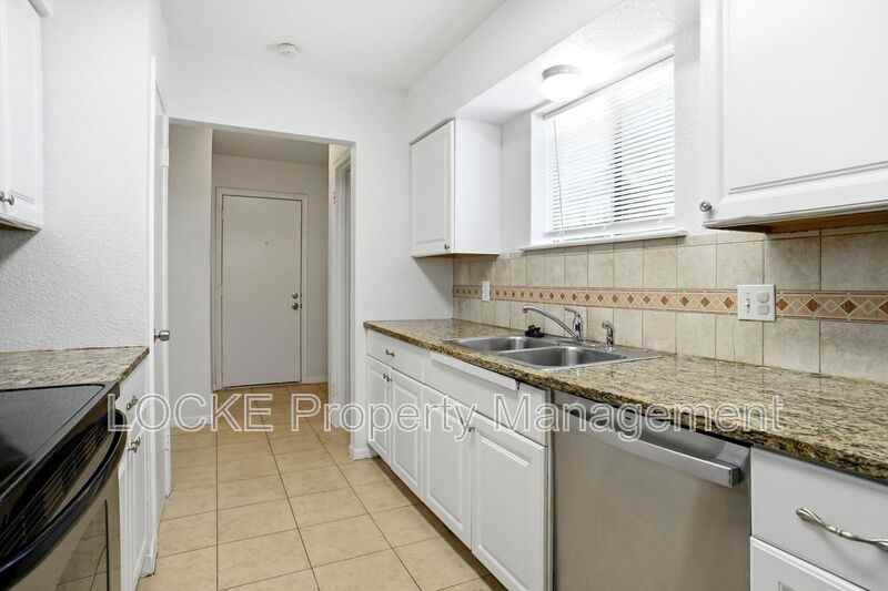 924 Wisteria Way - Photo 4 of 15