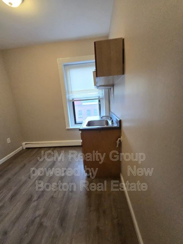 185 Green St #35 - Photo 3 of 10