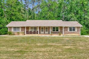 featured image of 200 Meadowbrook Ct #B