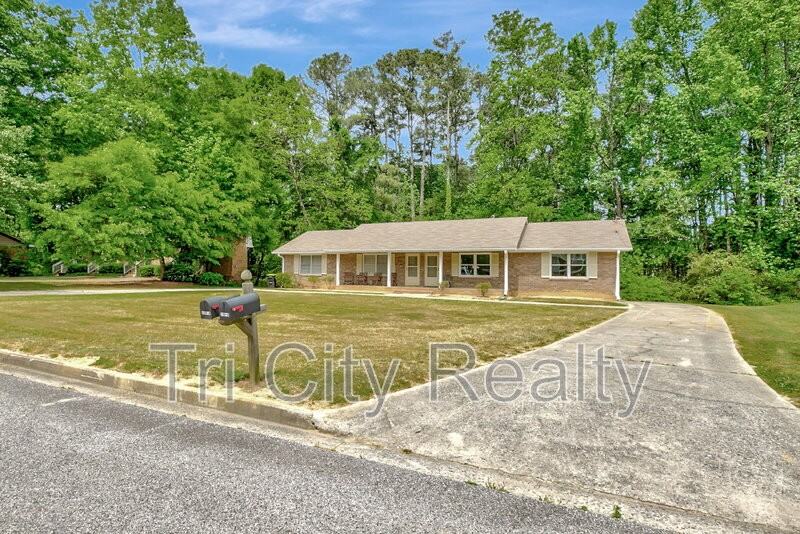 200 Meadowbrook Ct #B - Photo 2 of 24