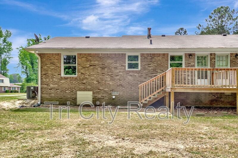 200 Meadowbrook Ct #B - Photo 5 of 24