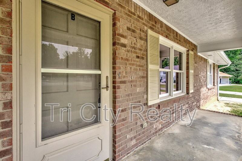 200 Meadowbrook Ct #B - Photo 6 of 24