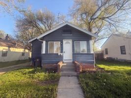 featured image of 2824 Des Moines St