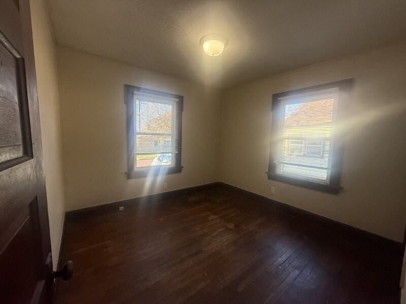 2824 Des Moines St - Photo 5 of 21