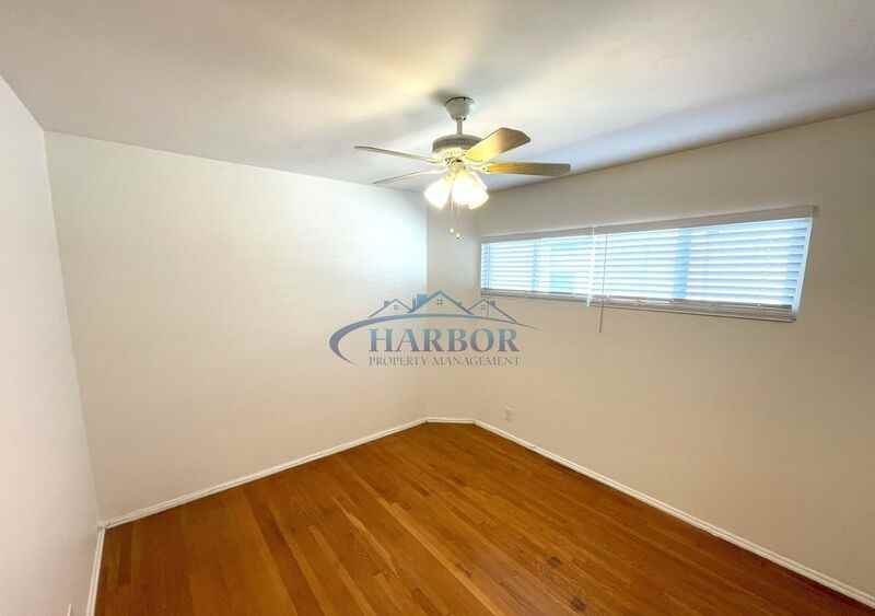 1919 Vanderbilt Ln #E - Photo 6 of 7