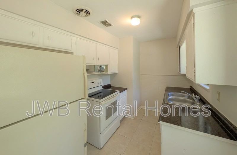 7351 Proxima Rd - Photo 2 of 17