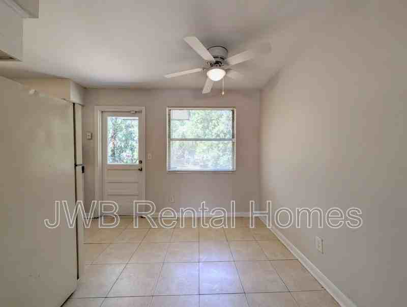 7351 Proxima Rd - Photo 4 of 17