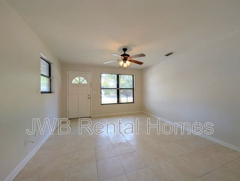 7351 Proxima Rd - Photo 5 of 17