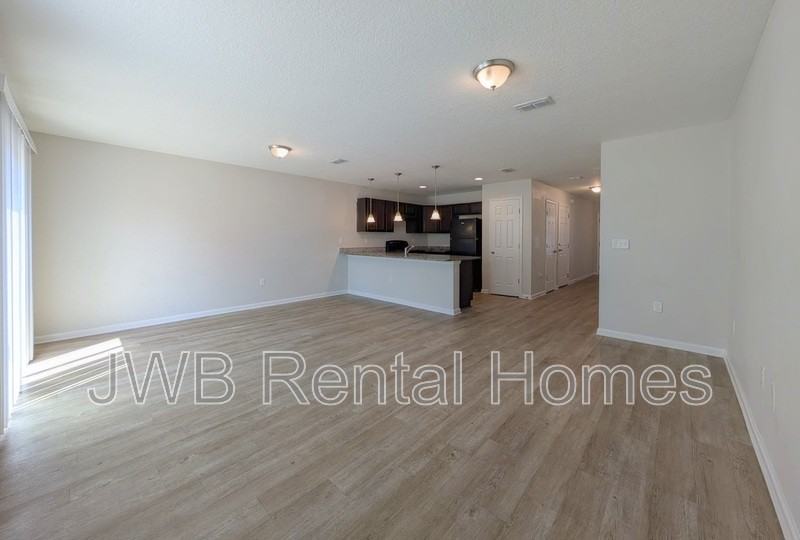 5682 Marathon Pkwy - Photo 4 of 21