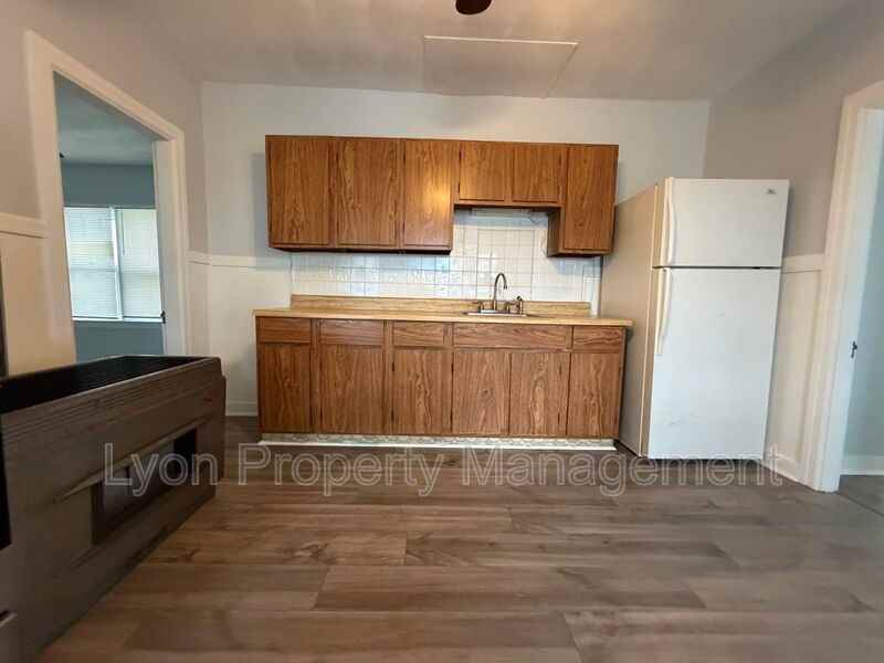 238 Newland Ave #2F - Photo 4 of 8